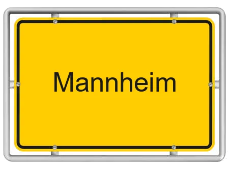 Gelbes Ortsschild mit der Aufschrift Mannheim